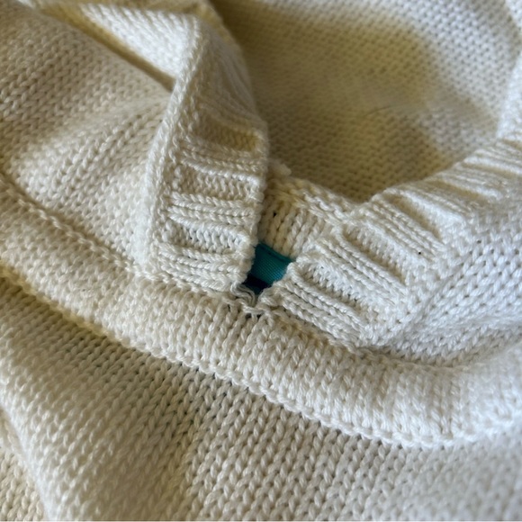 LF White Knit Sweater - Picture 7 of 10